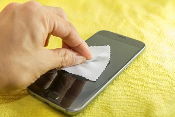 Cara Membersihkan Layar Smartphone Dengan Aman 1 528f7