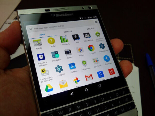 Blackberry Passport Silver Edition Android 3