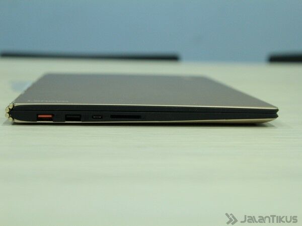 045 Review Lenovo Yoga 900