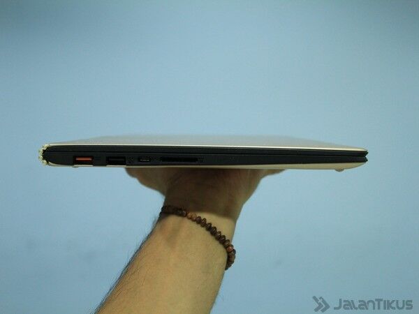 053 Review Lenovo Yoga 900