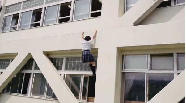 Siswi Jepang Parkour 1