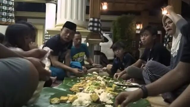 Sule Makan Lauk Murah D0784