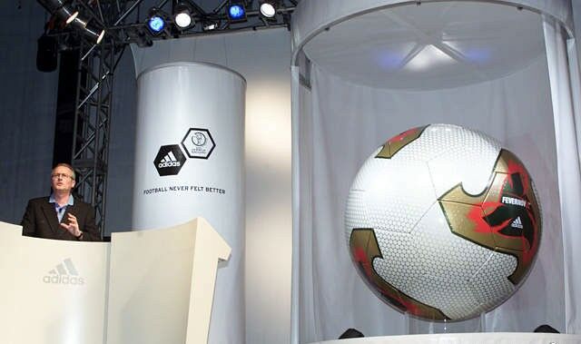 Evolusi Bola Resmi Piala Dunia 3