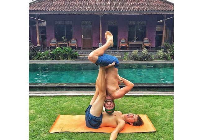Pose10