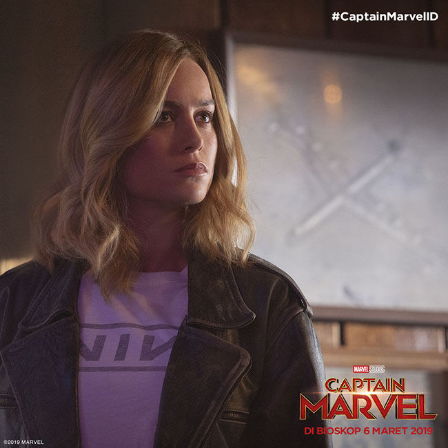 Inside Captain Marvel 90s 8cf18
