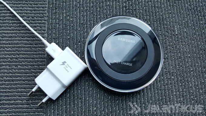 Review Samsung Qi Wireless Charger Pad Fast Charge 4