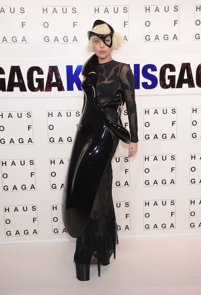 Kostum Canggih Lady Gaga 3