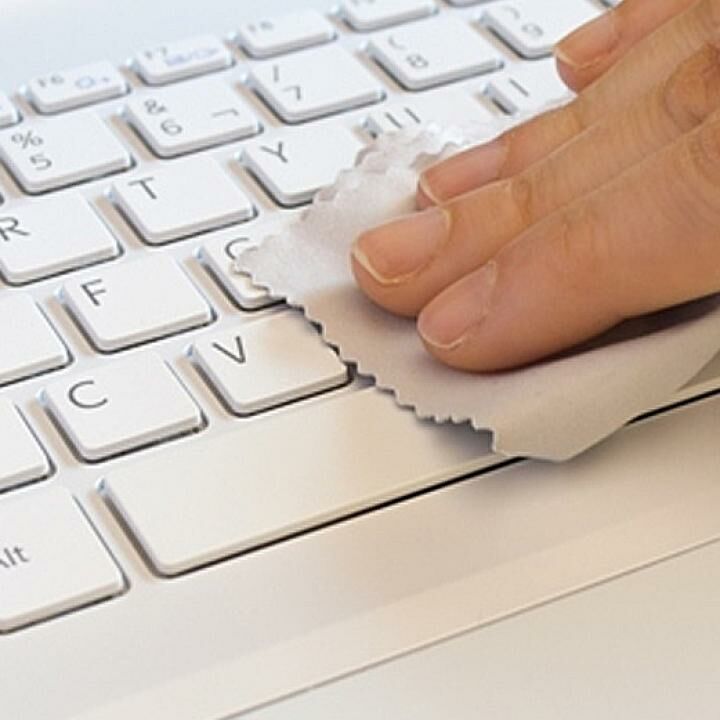 7 Cara Merawat Laptop Agar Tidak Cepat Rusak Jalantikus<script async src=