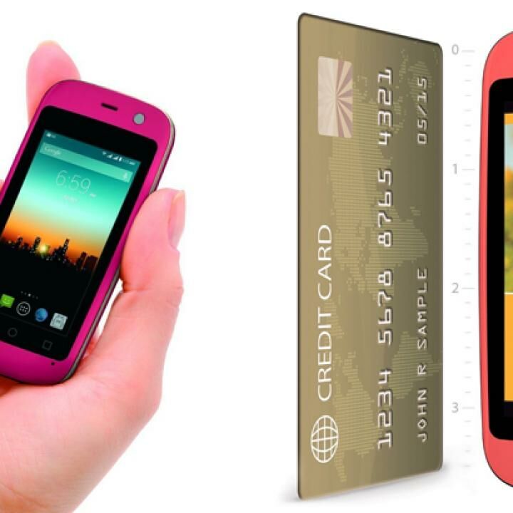 Android Terkecil Micro X S240 Seukuran Kartu Kredit Sebesar Kartu Kredit, Ini Dia Smartphone Android Terkecil di Dunia | JalanTikus