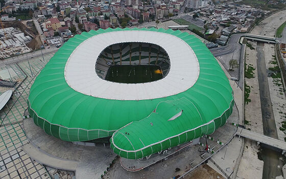 Stadion Sepak Bola Unik Dunia 3 19854