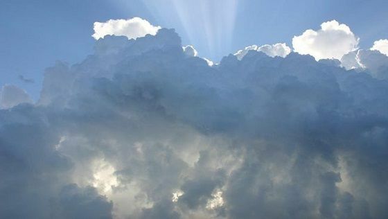 Ilustrasi Awan Dengan Benda Misterius B0c7c 5b367
