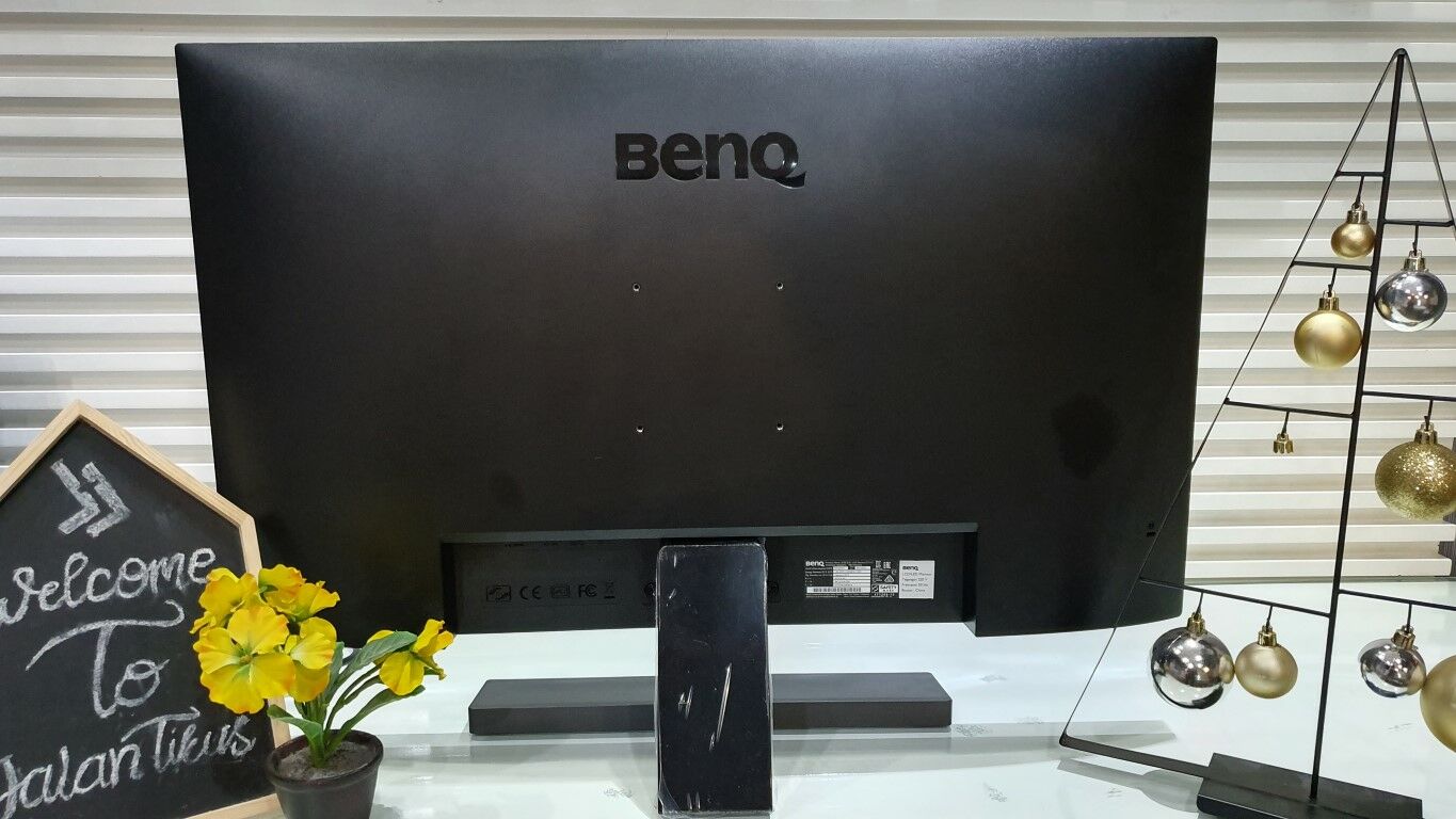 BenQ EW3270U 4K Gaming Monitor 5 B0f3a