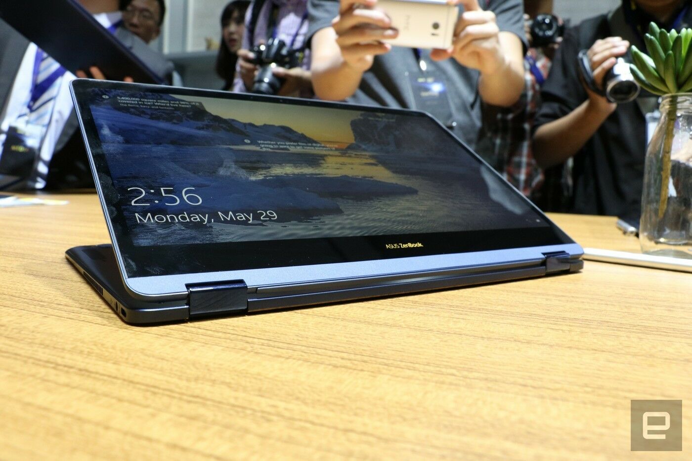 Asus Zenbook Flip S 4