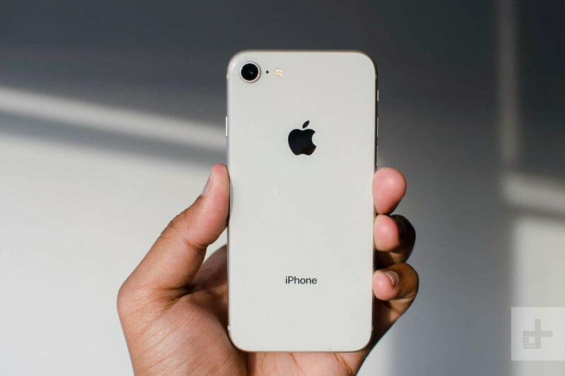Iphone 8 Update In Hand Logo 800x533 C