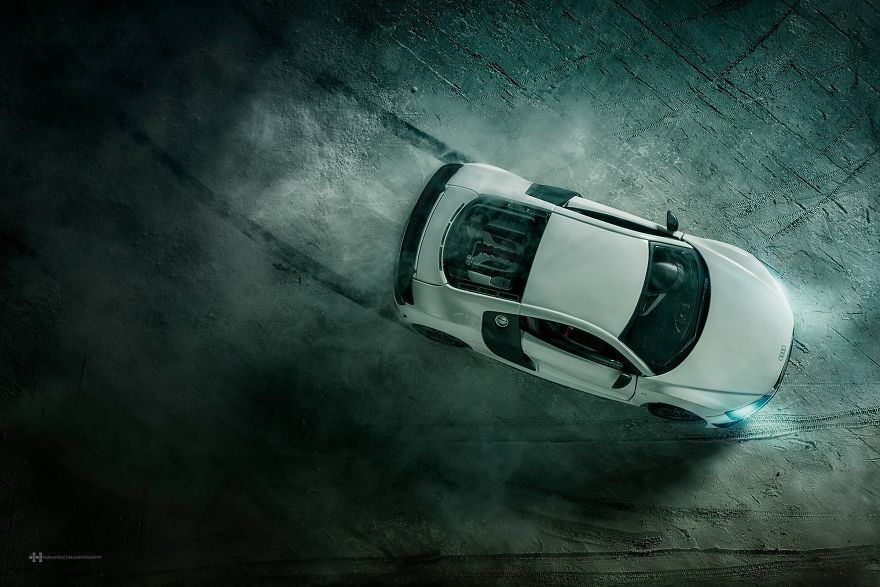 Audi R8 Difoto Dengan Mobil Mainan 2