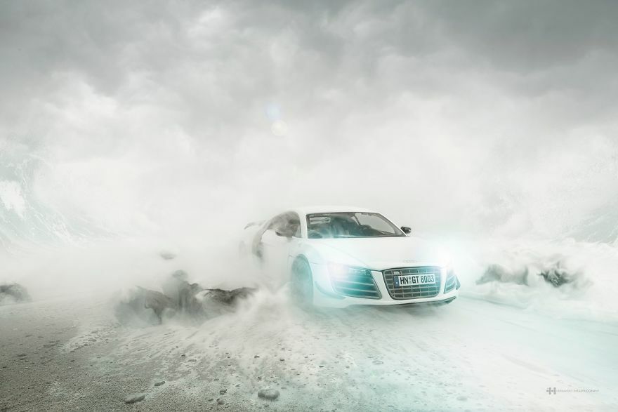 Audi R8 Difoto Dengan Mobil Mainan 6