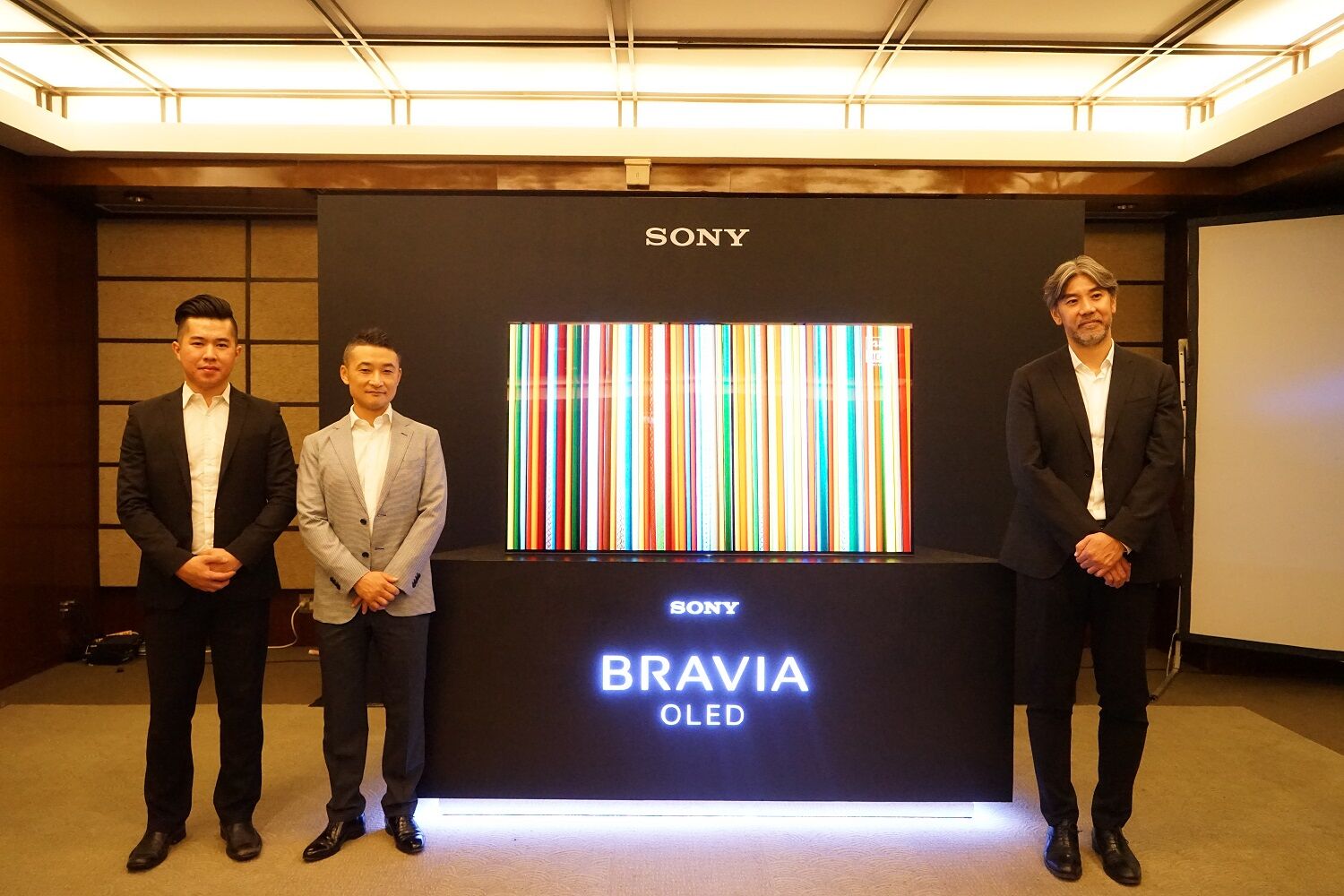 Ki Ka Riki Siuwandy Product Marketing Of Sony Indonesia Kentaro Hatanaka Marketing Director Of Sony Indonesia Kazuteru Makiyama President Director Of Sony Indonesia