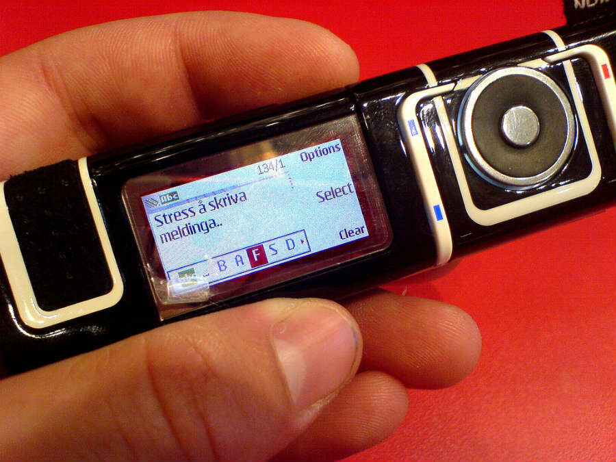 Ponsel Unik Nokia 8