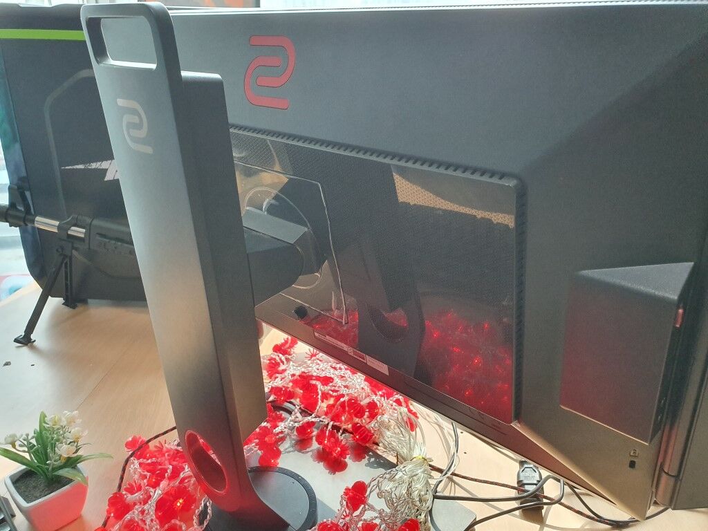 Benq ZOWIE XL2546 Stand C5d12
