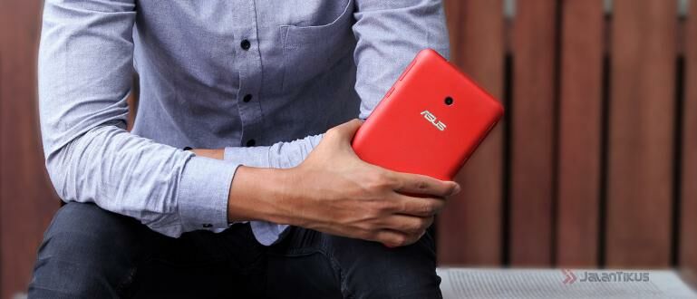 Review ASUS Fonepad 7 (FE170CG): Tablet Merah Meriah 