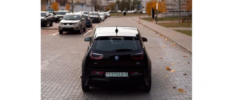 Review BMW i3 2023: Electric Car with Style and Performance