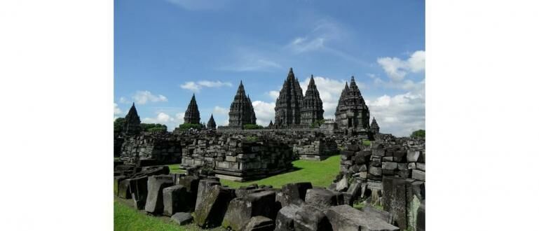 Candi Prambanan Keajaiban Arsitektur Hindu Di Indonesia Jalantikus