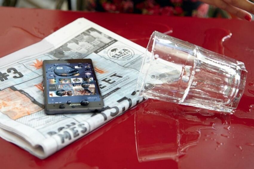 Smartphone di Tempat Lembab